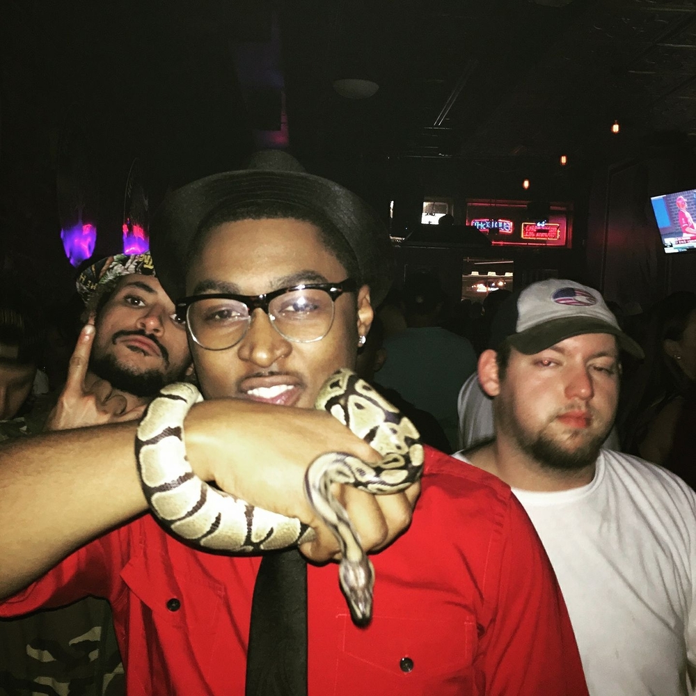 Meet your Posher, Dennis